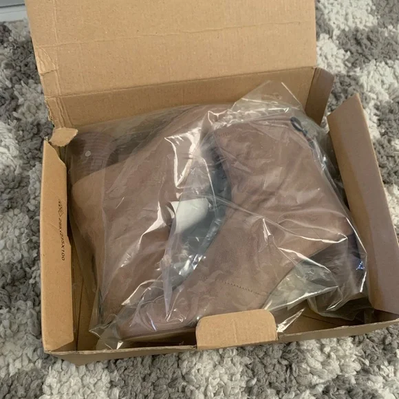 NWT Zara Suede Booties Wood Heel - Picture 9 of 10